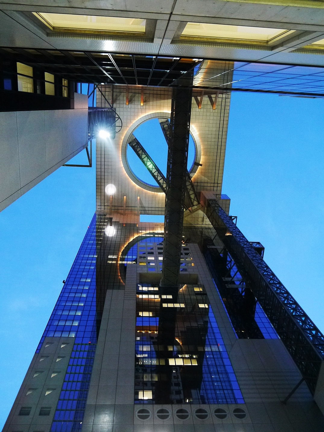 20250830-j60x2