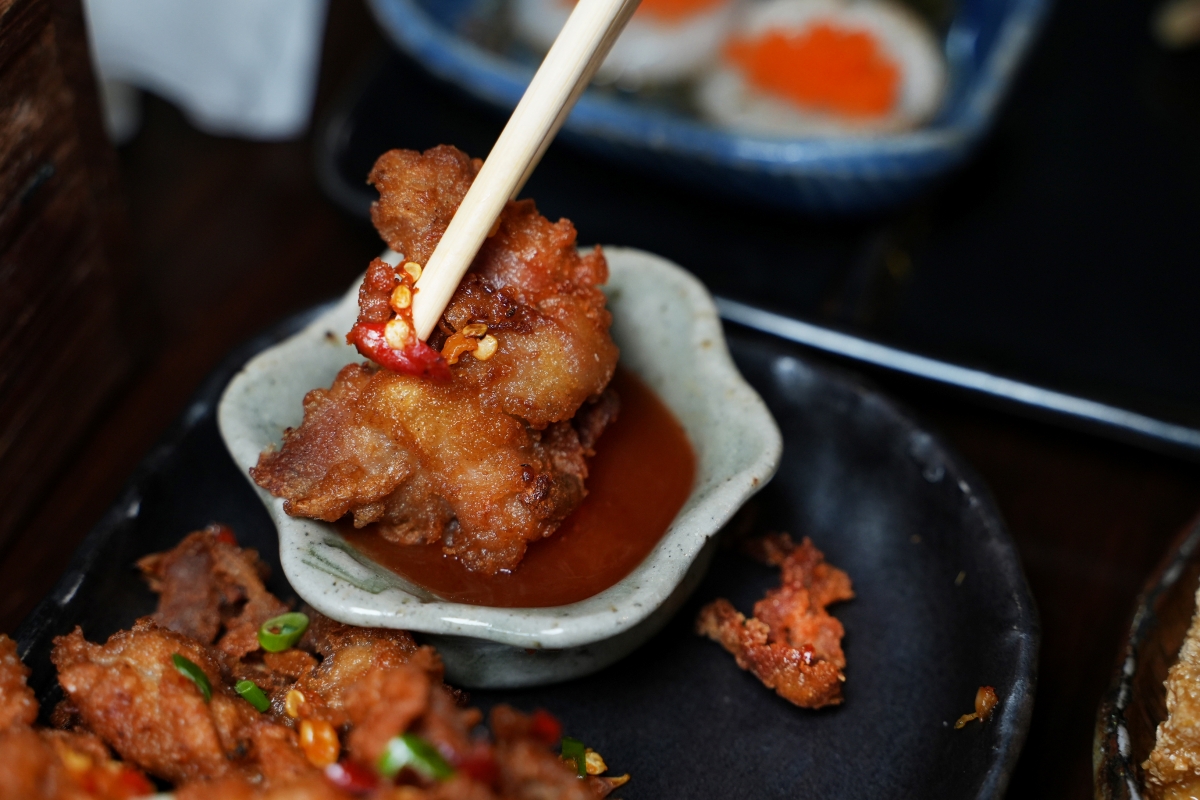 【清邁美食】Khao-Sō-i – 清邁超人氣泰北金麵專賣店,菜單品項多元又有照片可參考,用餐完還可在日式造景的環境拍美照 - 第13張圖