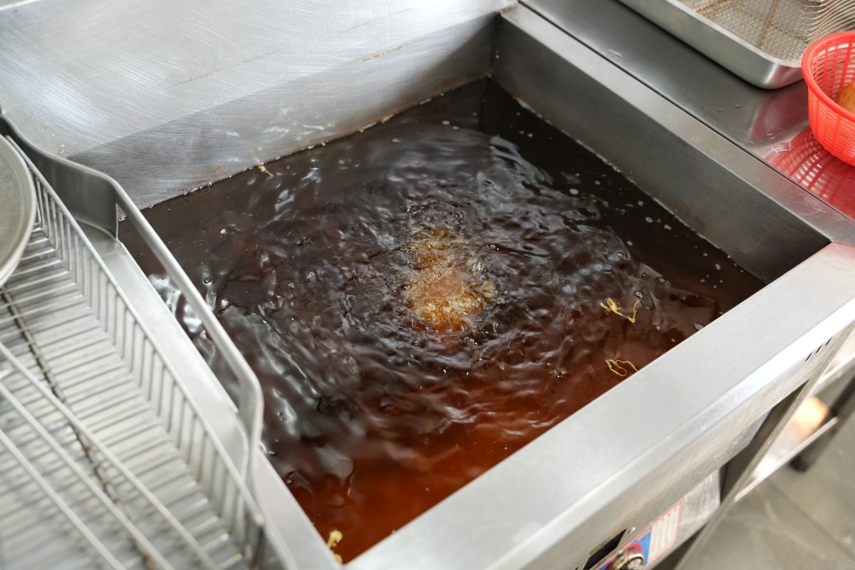 【基隆美食】鮮樂炸雞 – 基隆最好吃的雞排跟炸雞腿來這裡吃!還有獨家的手工小卷天婦羅~口感都酥脆可口、不油膩! - 第7張圖