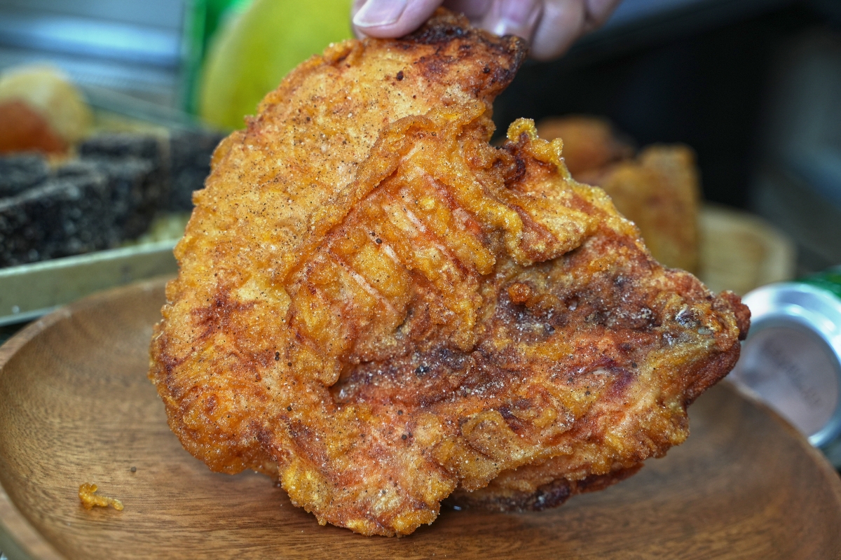 【基隆美食】鮮樂炸雞 – 基隆最好吃的雞排跟炸雞腿來這裡吃!還有獨家的手工小卷天婦羅~口感都酥脆可口、不油膩! - 第16張圖