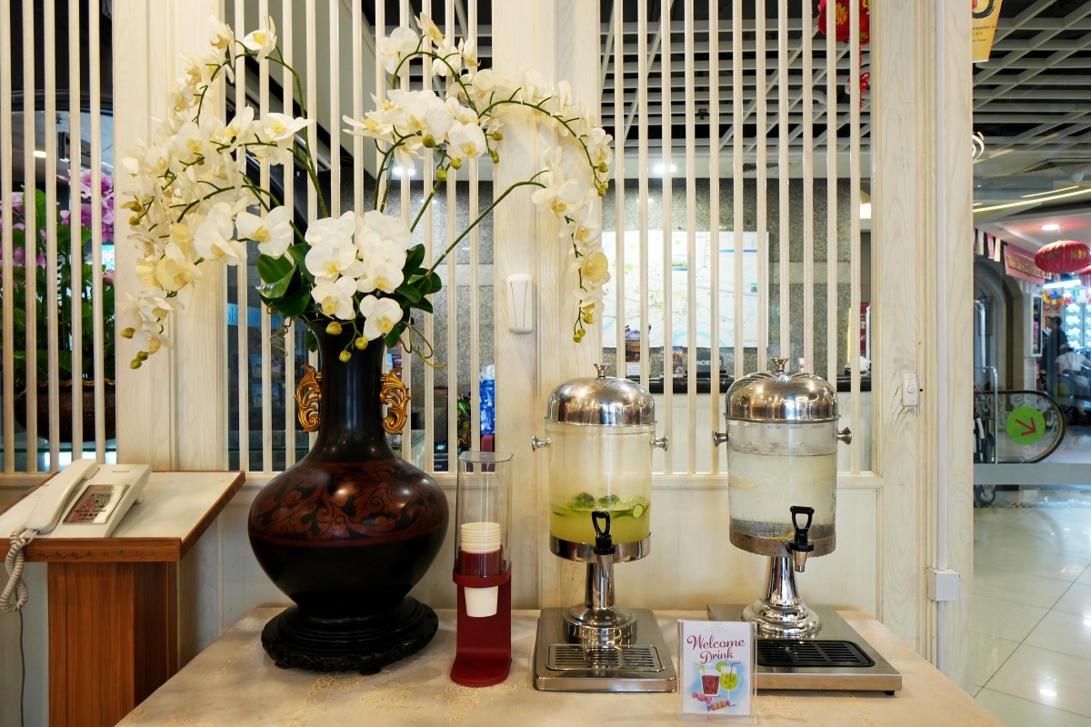 【曼谷住宿】大華大酒店 – 曼谷中國城平價高樓景觀飯店,離最夯的嵩越路商圈超近,傍晚下樓就有夜市可大啖各種街頭美食 - 第6張圖 【曼谷住宿】大華大酒店 – 曼谷中國城平價高樓景觀飯店,離最夯的嵩越路商圈超近,傍晚下樓就有夜市可大啖各種街頭美食