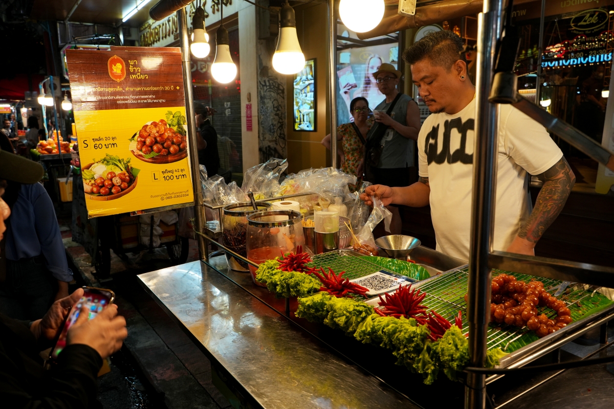 【曼谷住宿】大華大酒店 – 曼谷中國城平價高樓景觀飯店,離最夯的嵩越路商圈超近,傍晚下樓就有夜市可大啖各種街頭美食 - 第42張圖 【曼谷住宿】大華大酒店 – 曼谷中國城平價高樓景觀飯店,離最夯的嵩越路商圈超近,傍晚下樓就有夜市可大啖各種街頭美食