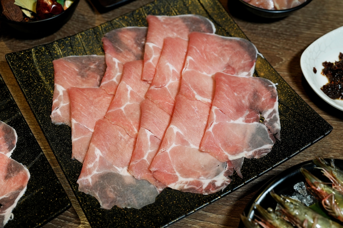 【中壢美食】肉多多 – 全台 全天候 平假日不限時! 輕量級套餐299 元起， 蔬食自助吧吃到飽，CP值超高！(西門店/淡水店例假日除外)