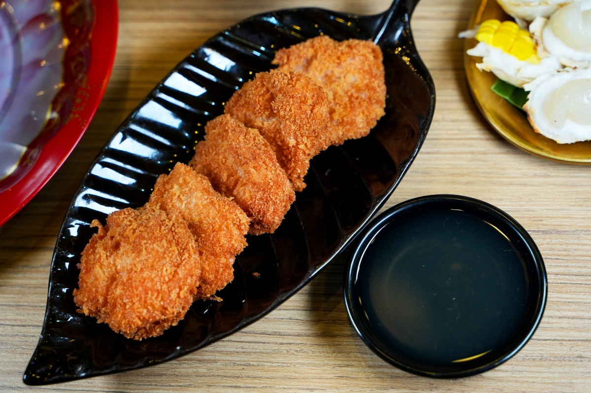 【清邁美食】Mae-Jin 金媽媽泰式料理 – 你們吃過一份要價999泰銖的巨大蟹肉歐姆蛋嗎!?還有料多味美的豪華火山媽媽麵這裡也吃得到~ - 第17張圖 【清邁美食】Mae-Jin 金媽媽泰式料理 – 你們吃過一份要價999泰銖的巨大蟹肉歐姆蛋嗎!?還有料多味美的豪華火山媽媽麵這裡也吃得到~