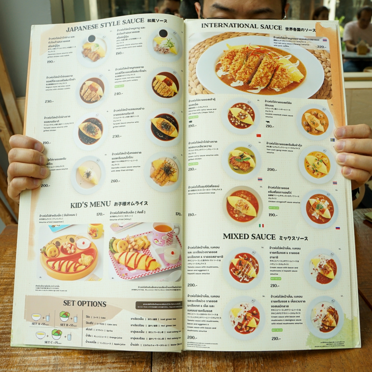 【曼谷美食】OMU Bangkok – 品項高達五十種以上的歐姆蛋包飯專門店!多蜜醬、蕃茄醬、咖哩醬、奶油白醬、和風醬和各種創意口味應有盡有 - 第10張圖 【曼谷美食】OMU Bangkok – 品項高達五十種以上的歐姆蛋包飯專門店!多蜜醬、蕃茄醬、咖哩醬、奶油白醬、和風醬和各種創意口味應有盡有