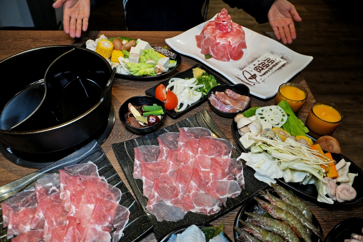 【中壢美食】肉多多 – 全台 全天候 平假日不限時! 輕量級套餐299 元起， 蔬食自助吧吃到飽，CP值超高！(西門店/淡水店例假日除外)