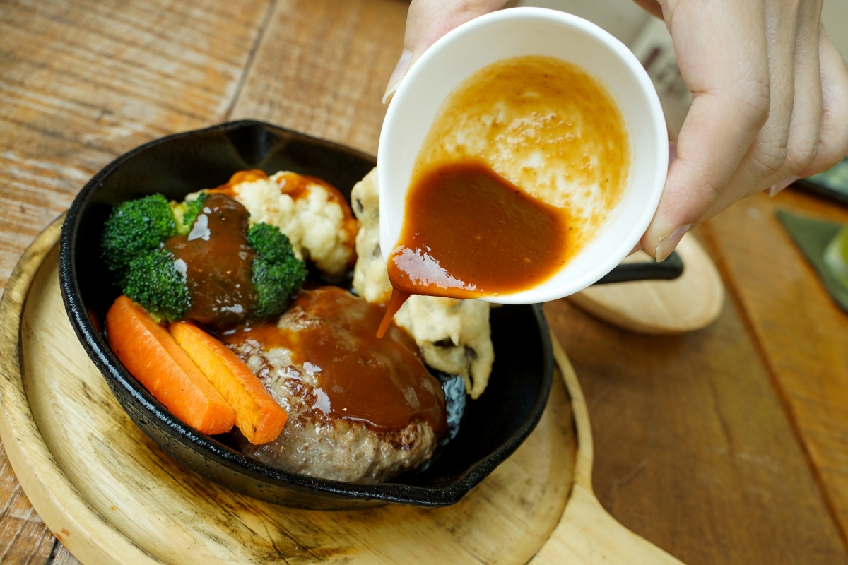 【曼谷美食】OMU Bangkok – 品項高達五十種以上的歐姆蛋包飯專門店!多蜜醬、蕃茄醬、咖哩醬、奶油白醬、和風醬和各種創意口味應有盡有 - 第22張圖 【曼谷美食】OMU Bangkok – 品項高達五十種以上的歐姆蛋包飯專門店!多蜜醬、蕃茄醬、咖哩醬、奶油白醬、和風醬和各種創意口味應有盡有