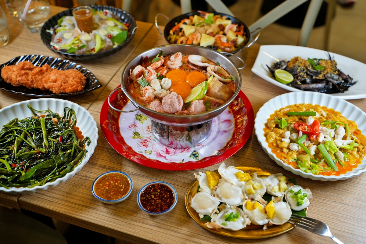 【清邁美食】Mae-Jin 金媽媽泰式料理 – 你們吃過一份要價999泰銖的巨大蟹肉歐姆蛋嗎!?還有料多味美的豪華火山媽媽麵這裡也吃得到~ - 第7張圖 【清邁美食】Mae-Jin 金媽媽泰式料理 – 你們吃過一份要價999泰銖的巨大蟹肉歐姆蛋嗎!?還有料多味美的豪華火山媽媽麵這裡也吃得到~