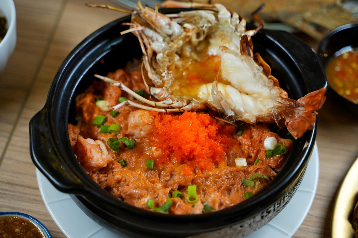 【清邁美食】Mae-Jin 金媽媽泰式料理 – 你們吃過一份要價999泰銖的巨大蟹肉歐姆蛋嗎!?還有料多味美的豪華火山媽媽麵這裡也吃得到~ - 第22張圖 【清邁美食】Mae-Jin 金媽媽泰式料理 – 你們吃過一份要價999泰銖的巨大蟹肉歐姆蛋嗎!?還有料多味美的豪華火山媽媽麵這裡也吃得到~