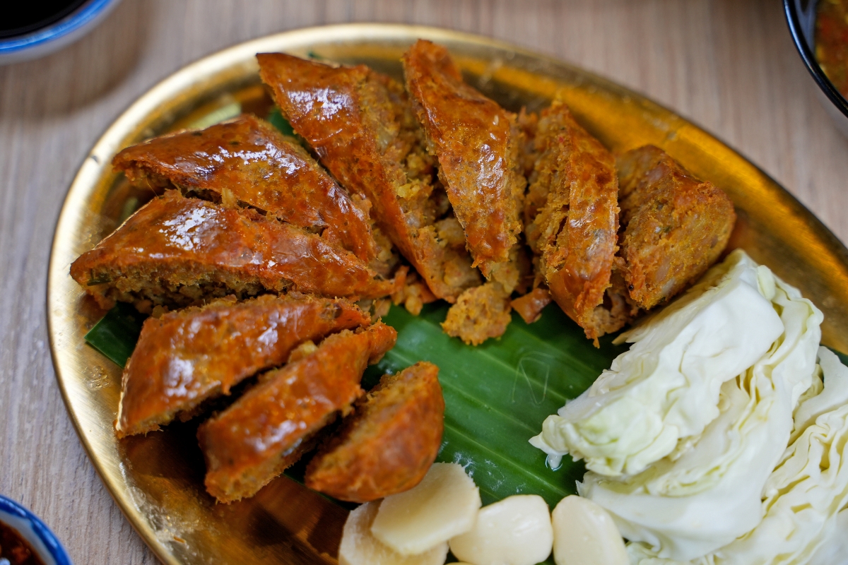 【清邁美食】Mae-Jin 金媽媽泰式料理 – 你們吃過一份要價999泰銖的巨大蟹肉歐姆蛋嗎!?還有料多味美的豪華火山媽媽麵這裡也吃得到~ - 第25張圖 【清邁美食】Mae-Jin 金媽媽泰式料理 – 你們吃過一份要價999泰銖的巨大蟹肉歐姆蛋嗎!?還有料多味美的豪華火山媽媽麵這裡也吃得到~