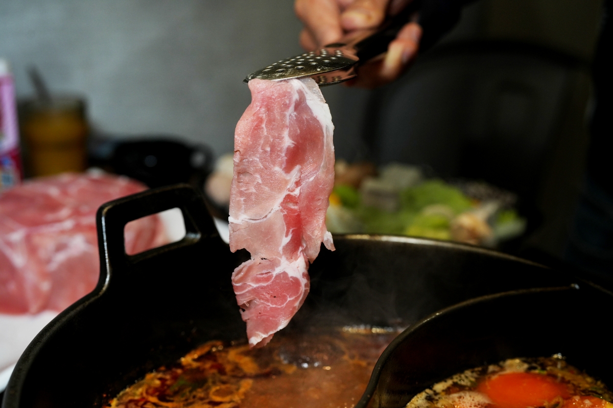 【中壢美食】肉多多 – 全台 全天候 平假日不限時! 輕量級套餐299 元起， 蔬食自助吧吃到飽，CP值超高！(西門店/淡水店例假日除外)