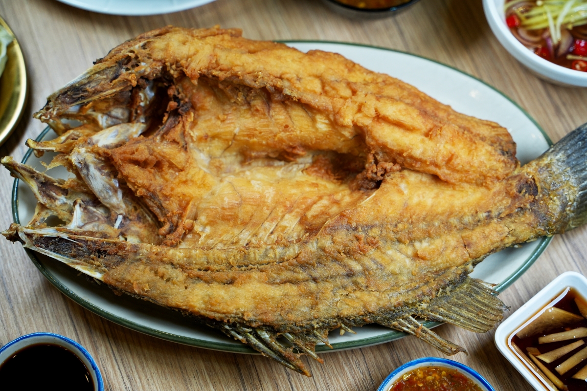 【清邁美食】Mae-Jin 金媽媽泰式料理 – 你們吃過一份要價999泰銖的巨大蟹肉歐姆蛋嗎!?還有料多味美的豪華火山媽媽麵這裡也吃得到~ - 第28張圖 【清邁美食】Mae-Jin 金媽媽泰式料理 – 你們吃過一份要價999泰銖的巨大蟹肉歐姆蛋嗎!?還有料多味美的豪華火山媽媽麵這裡也吃得到~