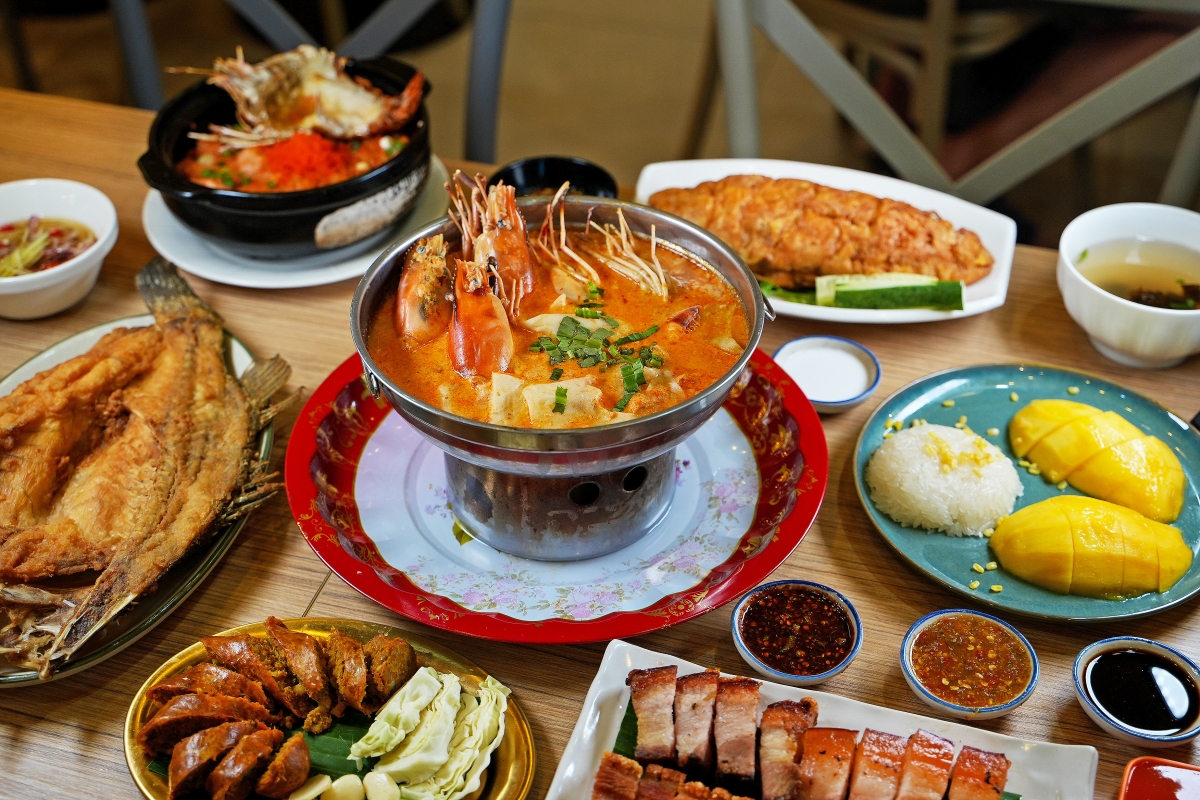 【清邁美食】Mae-Jin 金媽媽泰式料理 – 你們吃過一份要價999泰銖的巨大蟹肉歐姆蛋嗎!?還有料多味美的豪華火山媽媽麵這裡也吃得到~ - 第8張圖 【清邁美食】Mae-Jin 金媽媽泰式料理 – 你們吃過一份要價999泰銖的巨大蟹肉歐姆蛋嗎!?還有料多味美的豪華火山媽媽麵這裡也吃得到~