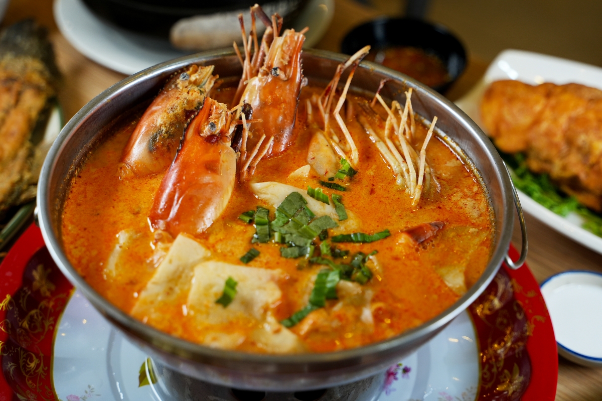 【清邁美食】Mae-Jin 金媽媽泰式料理 – 你們吃過一份要價999泰銖的巨大蟹肉歐姆蛋嗎!?還有料多味美的豪華火山媽媽麵這裡也吃得到~ - 第29張圖 【清邁美食】Mae-Jin 金媽媽泰式料理 – 你們吃過一份要價999泰銖的巨大蟹肉歐姆蛋嗎!?還有料多味美的豪華火山媽媽麵這裡也吃得到~