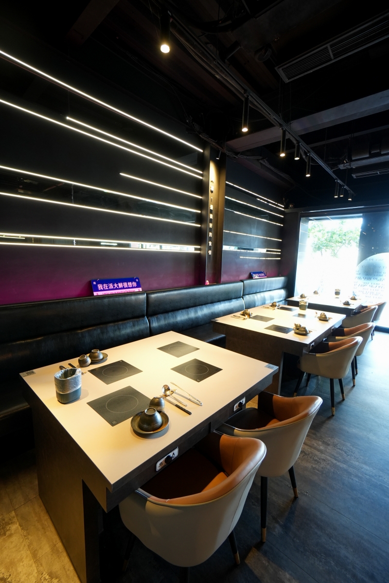 【桃園美食】派大鮮精緻鍋物 – 不用400元就可以享受到超有氛圍感的鍋物！業者直接為了鍋物開了一間水產公司，和牛、龍蝦應有盡有