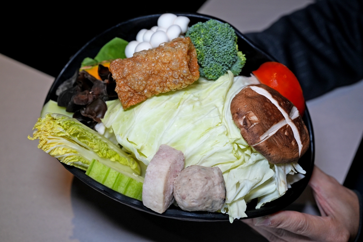 【桃園美食】派大鮮精緻鍋物 – 不用400元就可以享受到超有氛圍感的鍋物！業者直接為了鍋物開了一間水產公司，和牛、龍蝦應有盡有