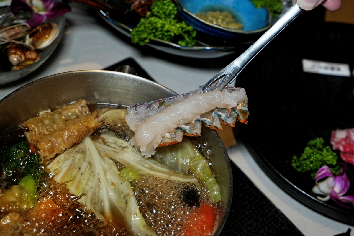 【桃園美食】派大鮮精緻鍋物 – 不用400元就可以享受到超有氛圍感的鍋物！業者直接為了鍋物開了一間水產公司，和牛、龍蝦應有盡有