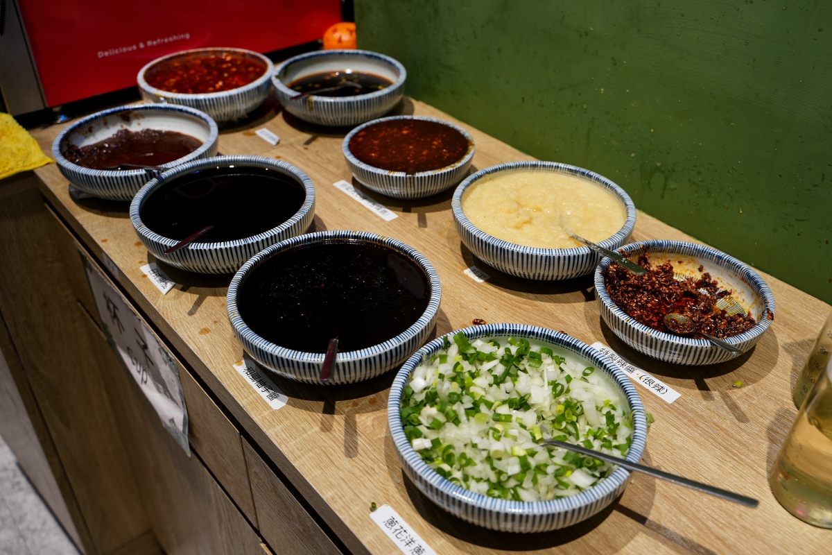 【西門町美食】狂一鍋 – 新台式火鍋第 1 品牌！全台全天候不限時火鍋 / 「超值狂享鍋」299 元起 / 蔬食自助吧吃到飽