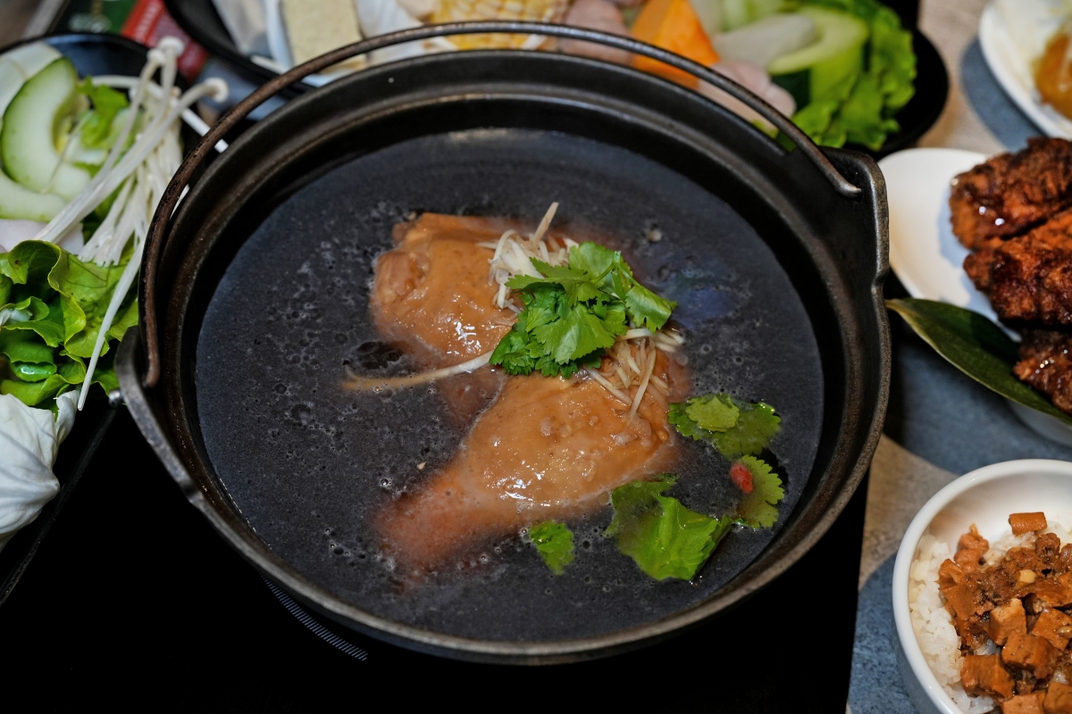 【西門町美食】狂一鍋 – 新台式火鍋第 1 品牌！全台全天候不限時火鍋 / 「超值狂享鍋」299 元起 / 蔬食自助吧吃到飽