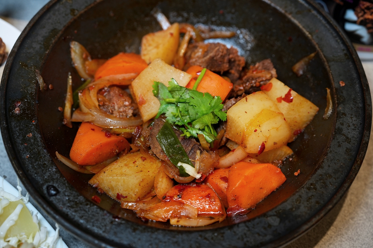 【西門町美食】狂一鍋 – 新台式火鍋第 1 品牌！全台全天候不限時火鍋 / 「超值狂享鍋」299 元起 / 蔬食自助吧吃到飽