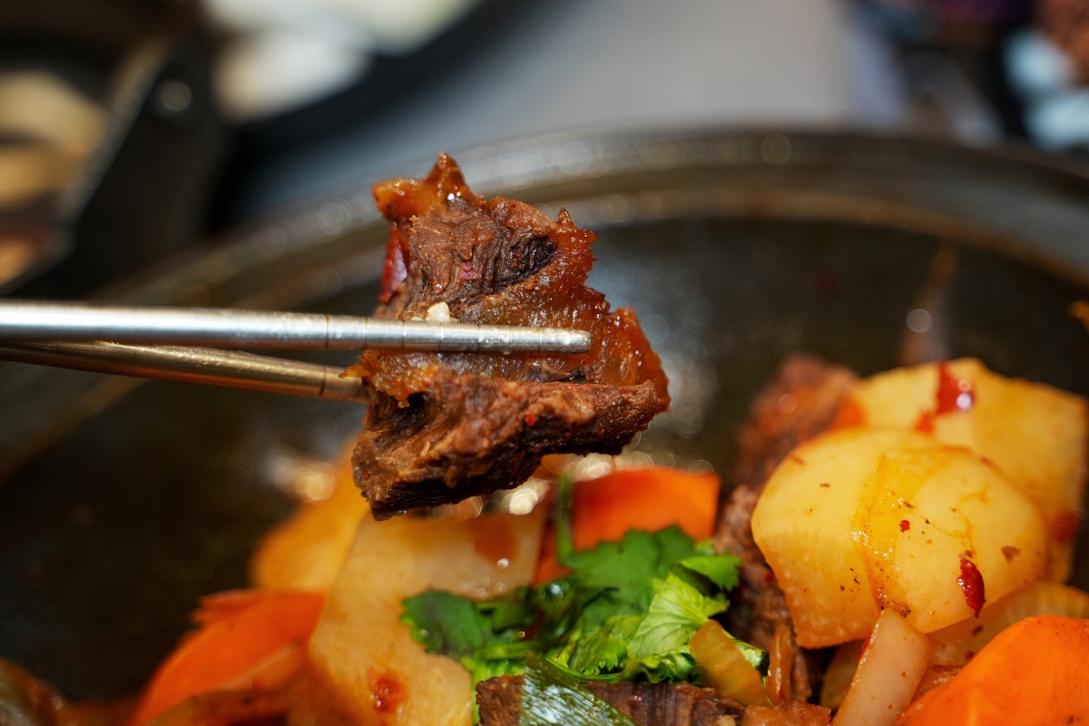 【西門町美食】狂一鍋 – 新台式火鍋第 1 品牌！全台全天候不限時火鍋 / 「超值狂享鍋」299 元起 / 蔬食自助吧吃到飽