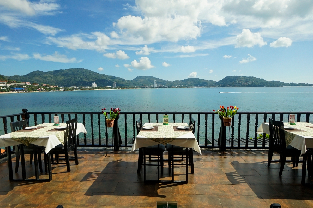 【普吉島美食】Pan Yaah Seaview Cafe Restaurant & Bar – 普吉島卡圖區海景餐廳，聽著海浪聲一面看夕陽一面大啖美味料理好幸福！