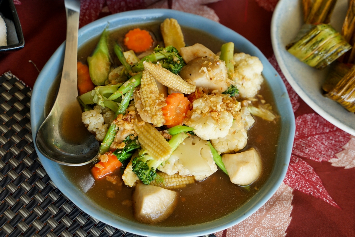 【普吉島美食】Pan Yaah Seaview Cafe Restaurant & Bar – 普吉島卡圖區海景餐廳，聽著海浪聲一面看夕陽一面大啖美味料理好幸福！