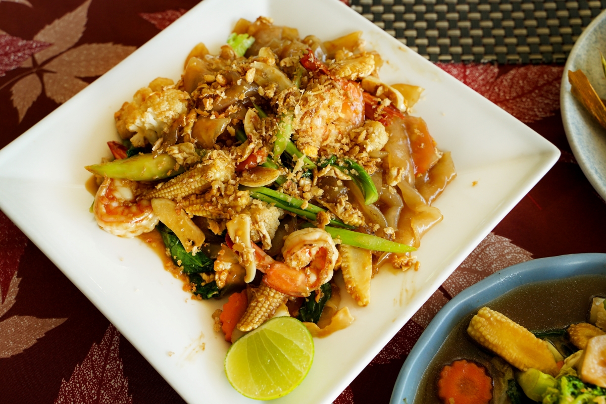 【普吉島美食】Pan Yaah Seaview Cafe Restaurant & Bar – 普吉島卡圖區海景餐廳，聽著海浪聲一面看夕陽一面大啖美味料理好幸福！