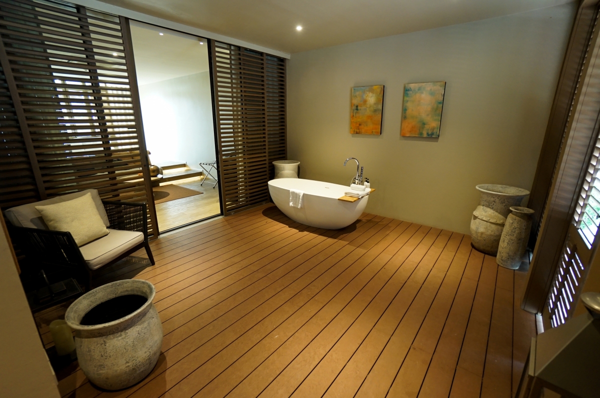 【曼谷住宿】STAY PLUS Hotel Bangkok – 曼谷高CP值旅宿推薦，距離熱鬧的暹羅站只有6分鐘車程，大推前後有雙陽台的大坪數套房！