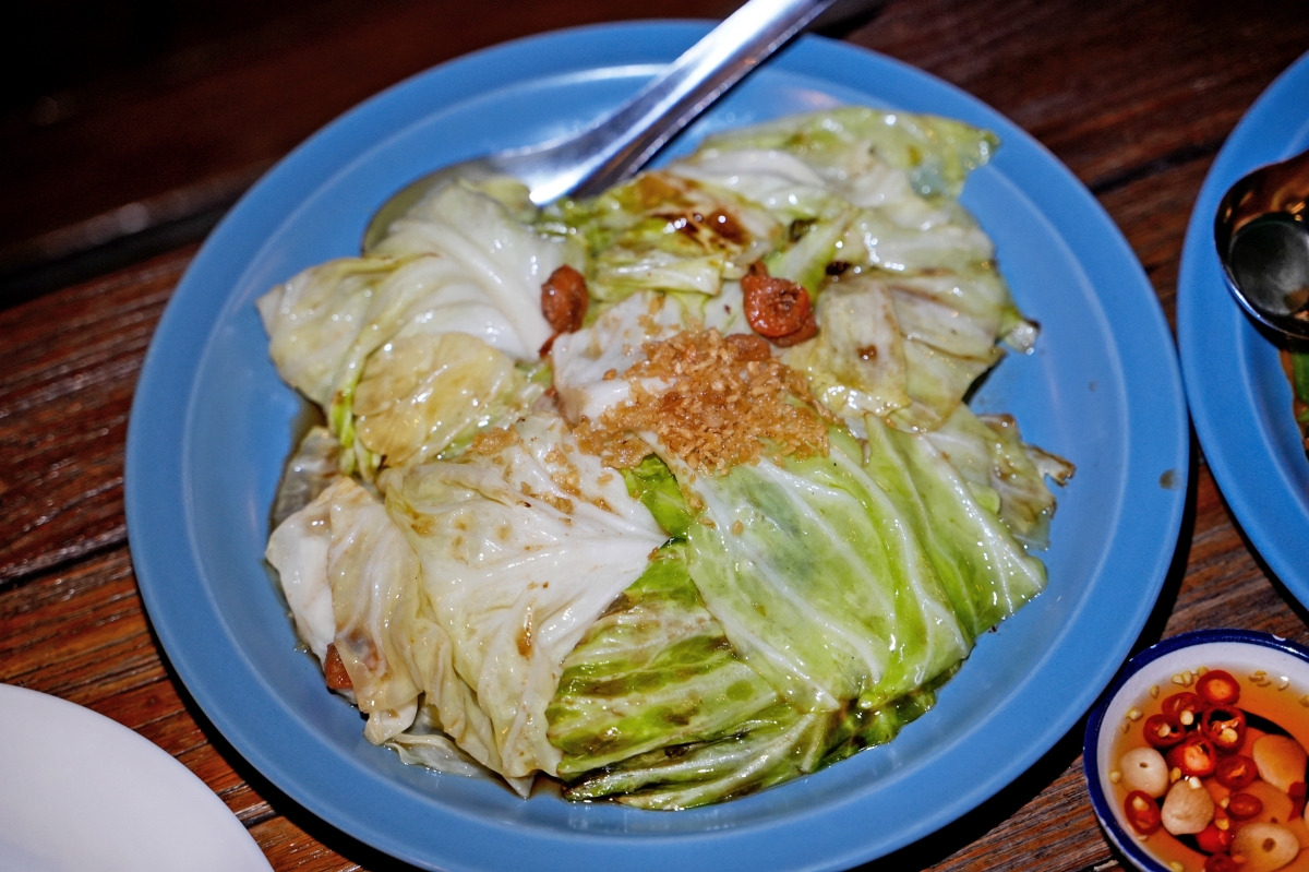 【大城府美食】Big Shrimp Gun – 大城府很接地氣的河畔露天海鮮餐廳，黑胡椒炒河蝦肉多又夠味，還吃得到打拋田雞肉！