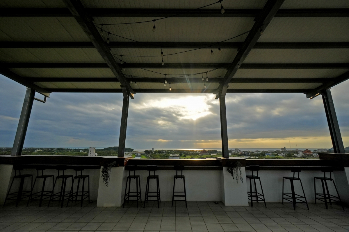 【花蓮住宿】波西米亞民宿 – 河景與海景都盡收眼底的景觀民宿，有220坪私人花園、戲水池、魚池，鄰近東大門夜市與南濱、北濱公園