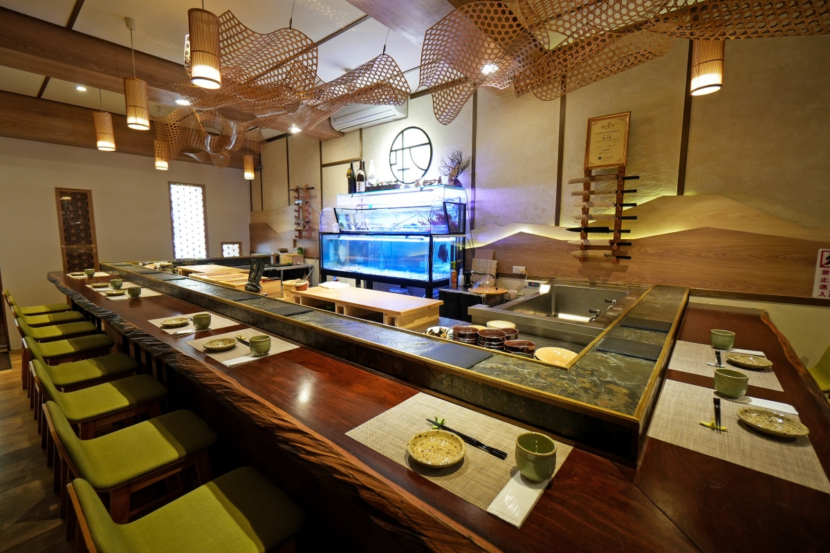 【桃園美食】本壽司無菜單料理 – 在地老饕們大推的日式無菜單料理餐廳，食材嚴選、手法細膩，是慶生、約會、聚餐的好選擇！