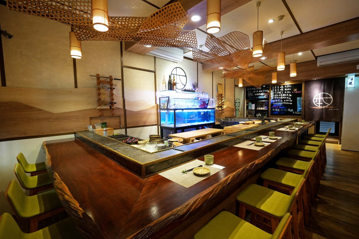 【桃園美食】本壽司無菜單料理 – 在地老饕們大推的日式無菜單料理餐廳，食材嚴選、手法細膩，是慶生、約會、聚餐的好選擇！