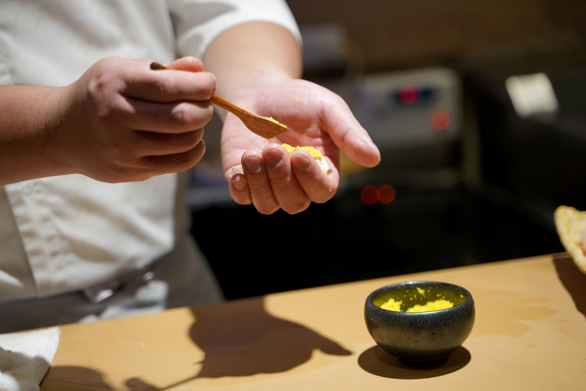 【桃園美食】本壽司無菜單料理 – 在地老饕們大推的日式無菜單料理餐廳，食材嚴選、手法細膩，是慶生、約會、聚餐的好選擇！