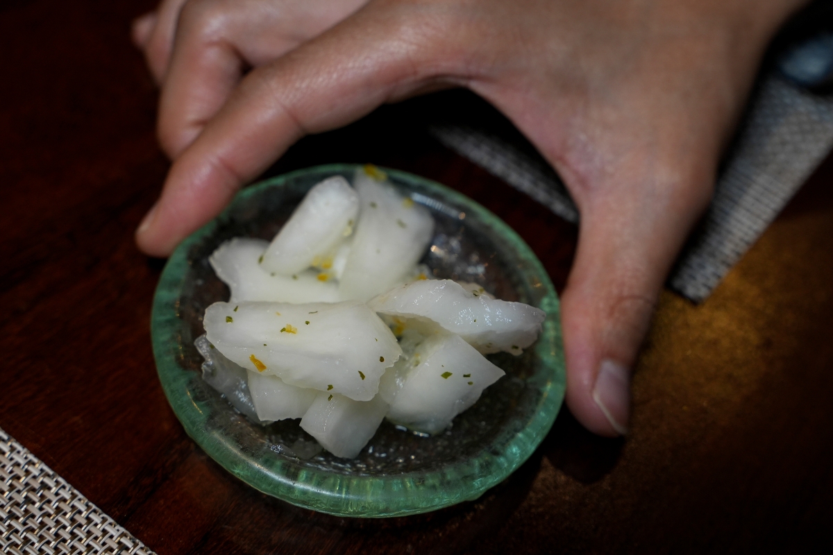 【桃園美食】本壽司無菜單料理 – 在地老饕們大推的日式無菜單料理餐廳，食材嚴選、手法細膩，是慶生、約會、聚餐的好選擇！