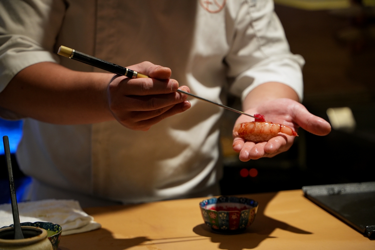 【桃園美食】本壽司無菜單料理 – 在地老饕們大推的日式無菜單料理餐廳，食材嚴選、手法細膩，是慶生、約會、聚餐的好選擇！