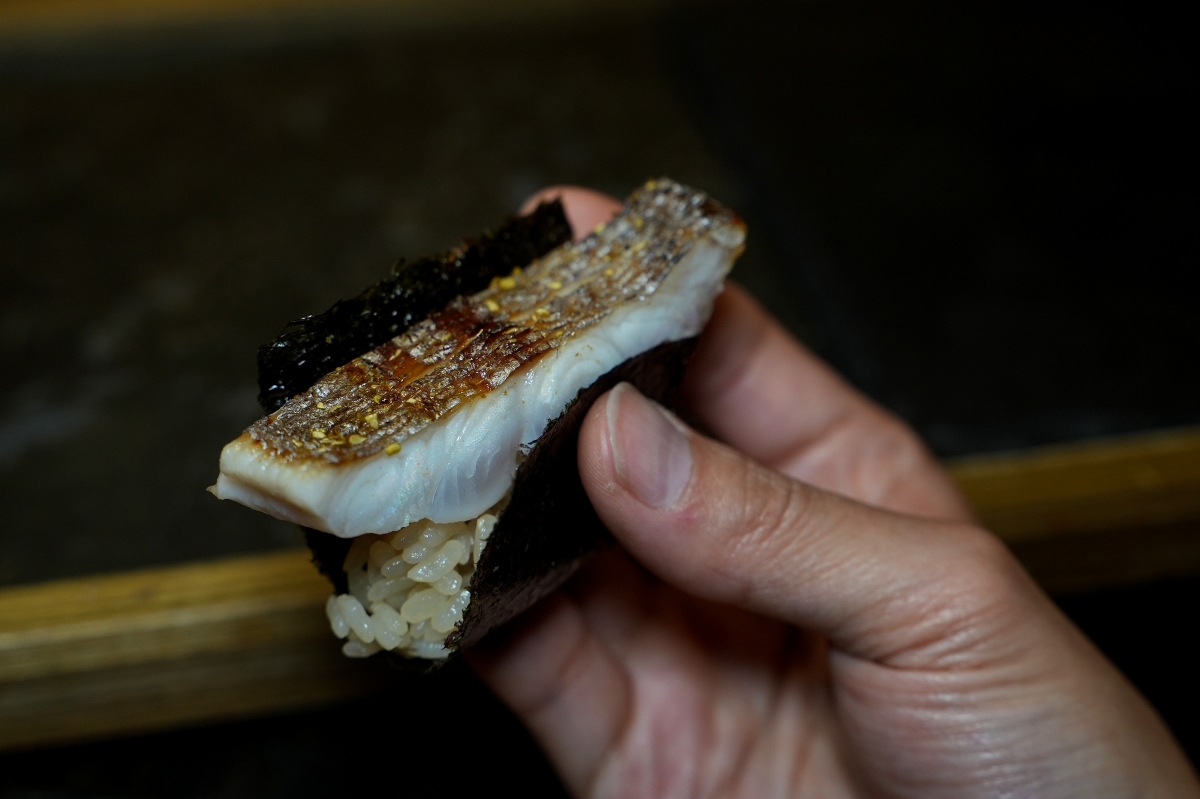 【桃園美食】本壽司無菜單料理 – 在地老饕們大推的日式無菜單料理餐廳，食材嚴選、手法細膩，是慶生、約會、聚餐的好選擇！