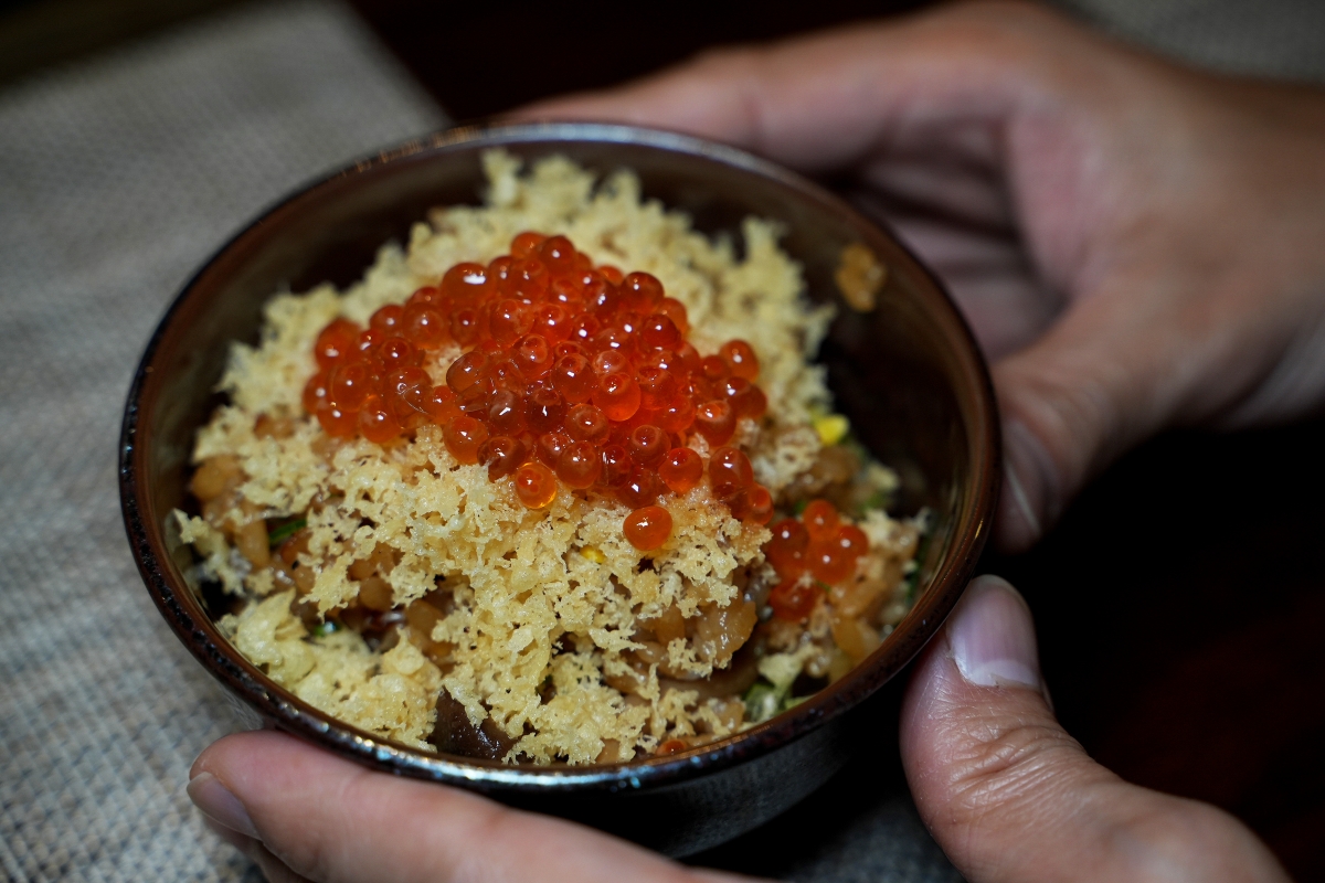 【桃園美食】本壽司無菜單料理 – 在地老饕們大推的日式無菜單料理餐廳，食材嚴選、手法細膩，是慶生、約會、聚餐的好選擇！