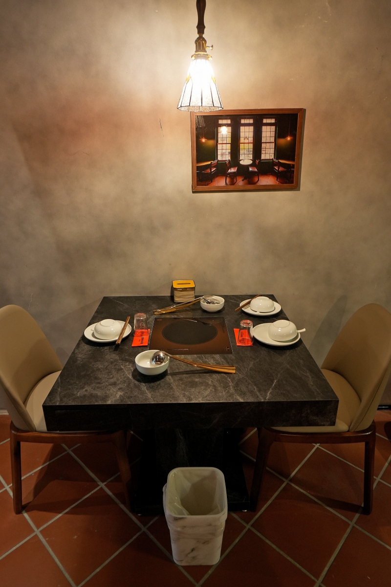 【大稻埕美食】老撈麻辣鍋 x 順天外科醫院・大稻埕店 – 連AI教父黃仁勳都二度光顧的神級麻辣鍋分店新開幕！快來大啖鍋物、拍網美照吧～