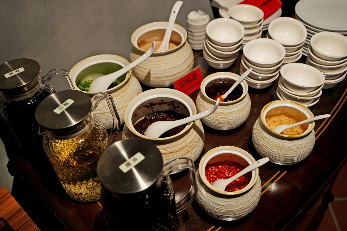 【大稻埕美食】老撈麻辣鍋 x 順天外科醫院・大稻埕店 – 連AI教父黃仁勳都二度光顧的神級麻辣鍋分店新開幕！快來大啖鍋物、拍網美照吧～