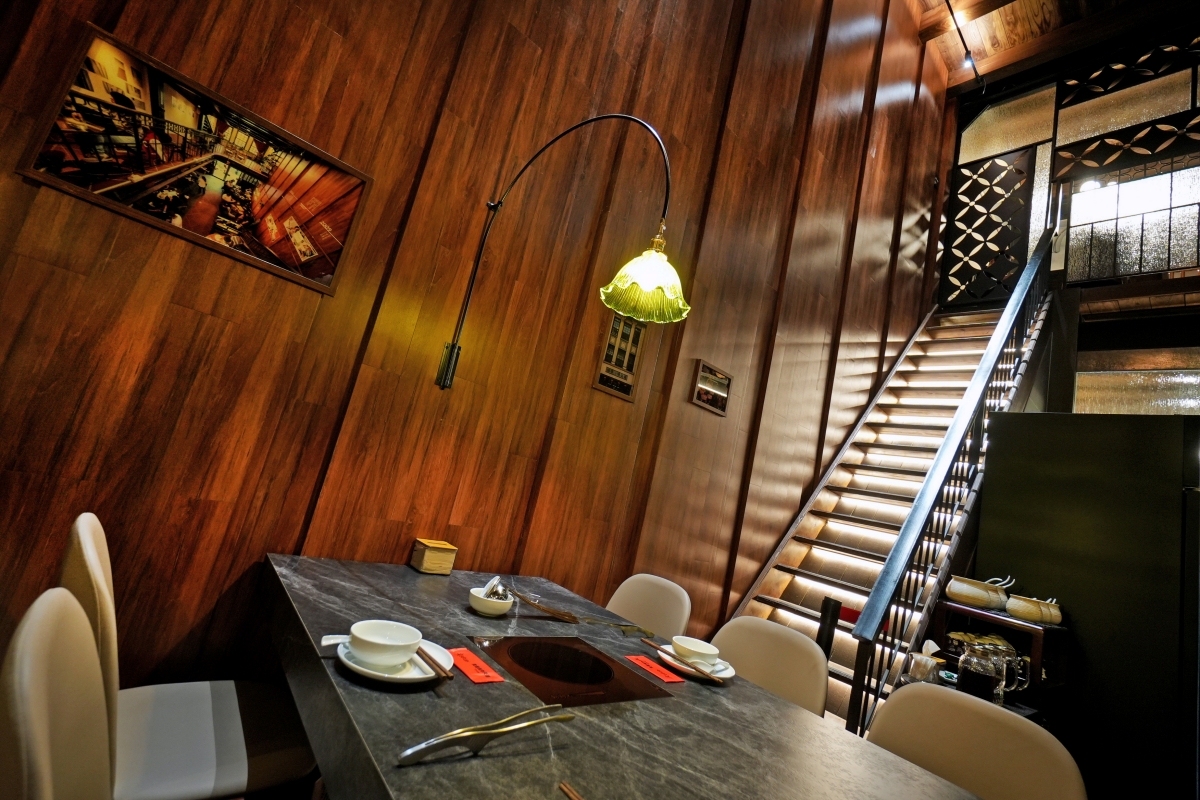 【大稻埕美食】老撈麻辣鍋 x 順天外科醫院・大稻埕店 – 連AI教父黃仁勳都二度光顧的神級麻辣鍋分店新開幕！快來大啖鍋物、拍網美照吧～