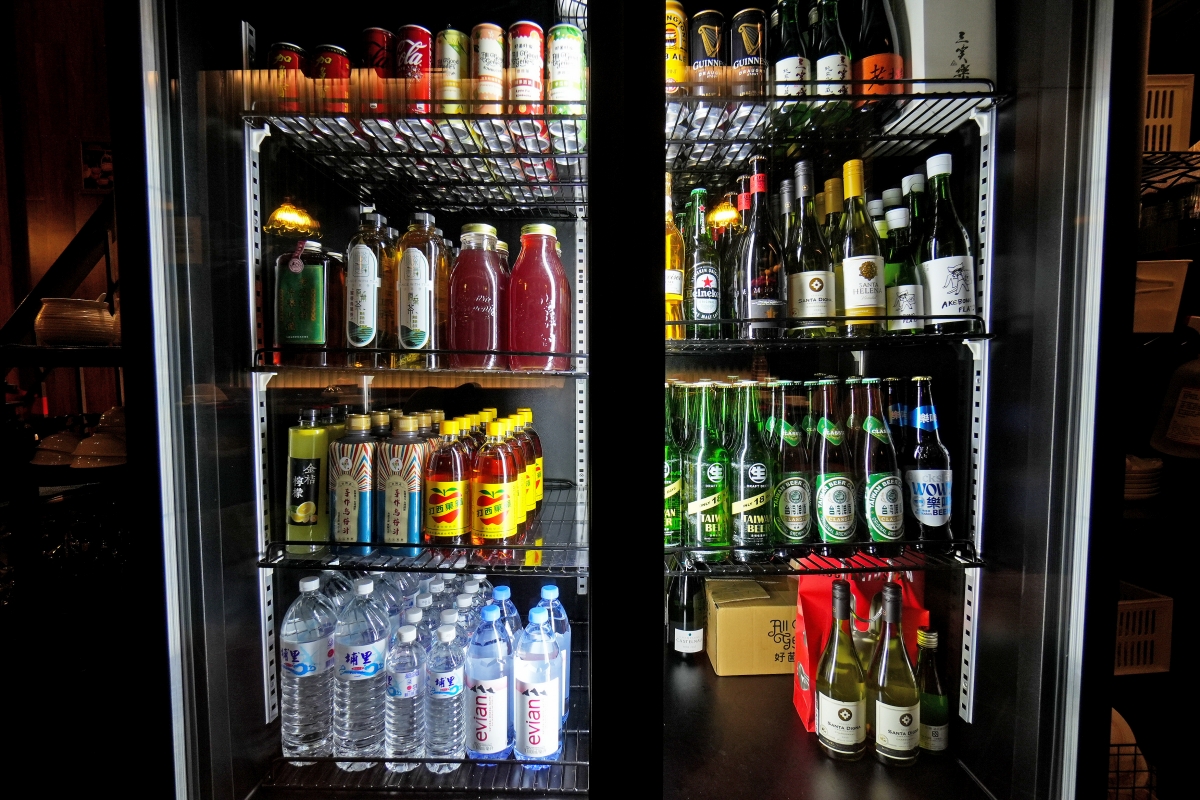 【大稻埕美食】老撈麻辣鍋 x 順天外科醫院・大稻埕店 – 連AI教父黃仁勳都二度光顧的神級麻辣鍋分店新開幕！快來大啖鍋物、拍網美照吧～