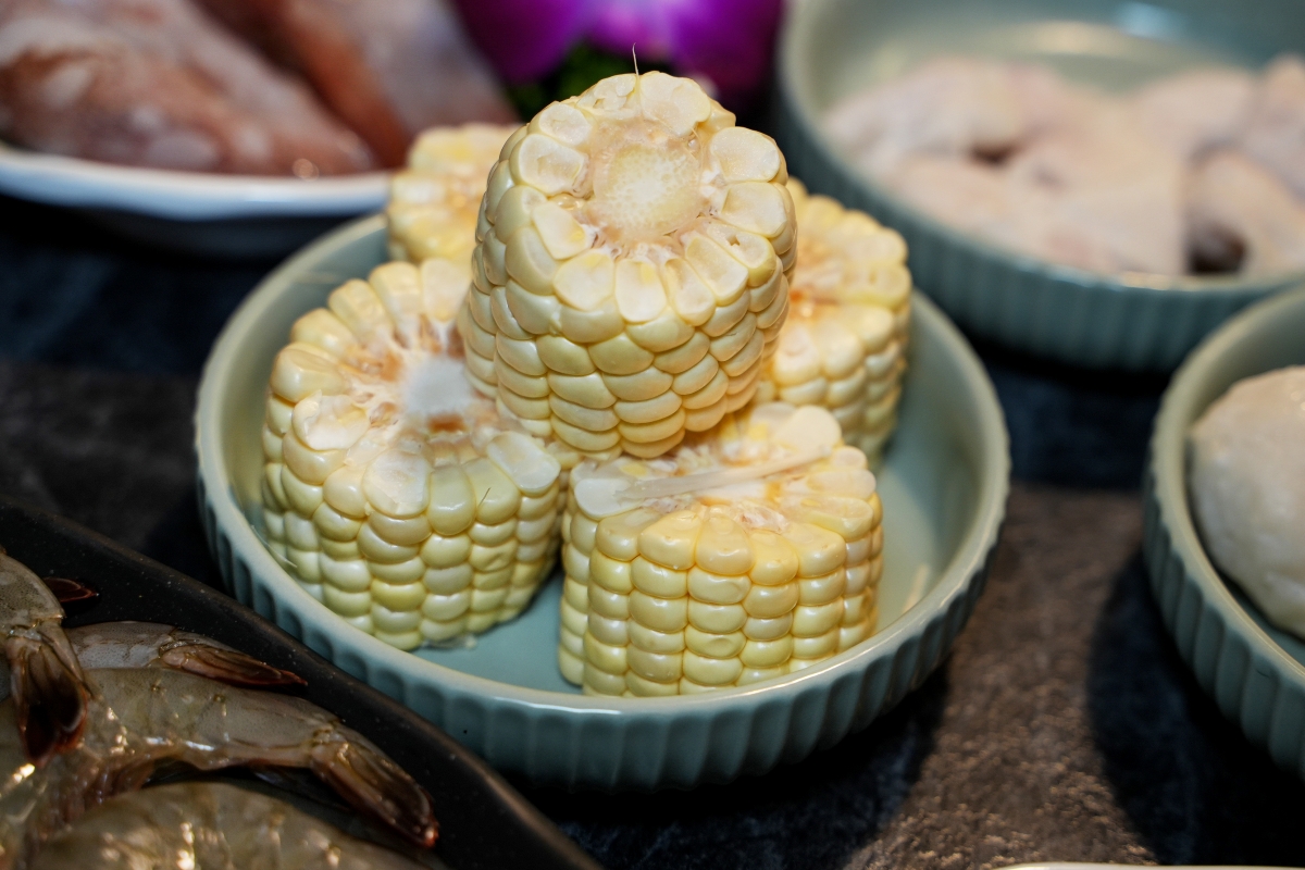 【大稻埕美食】老撈麻辣鍋 x 順天外科醫院・大稻埕店 – 連AI教父黃仁勳都二度光顧的神級麻辣鍋分店新開幕！快來大啖鍋物、拍網美照吧～