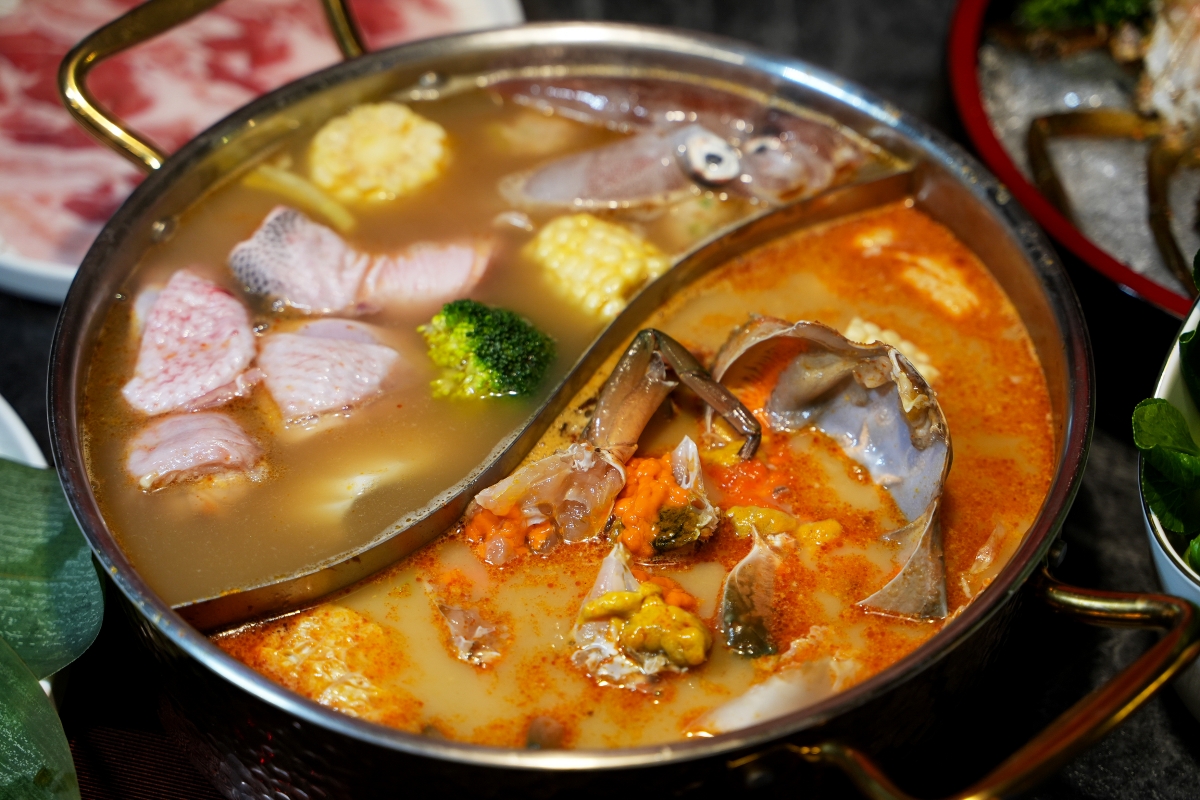 【大稻埕美食】老撈麻辣鍋 x 順天外科醫院・大稻埕店 – 連AI教父黃仁勳都二度光顧的神級麻辣鍋分店新開幕！快來大啖鍋物、拍網美照吧～