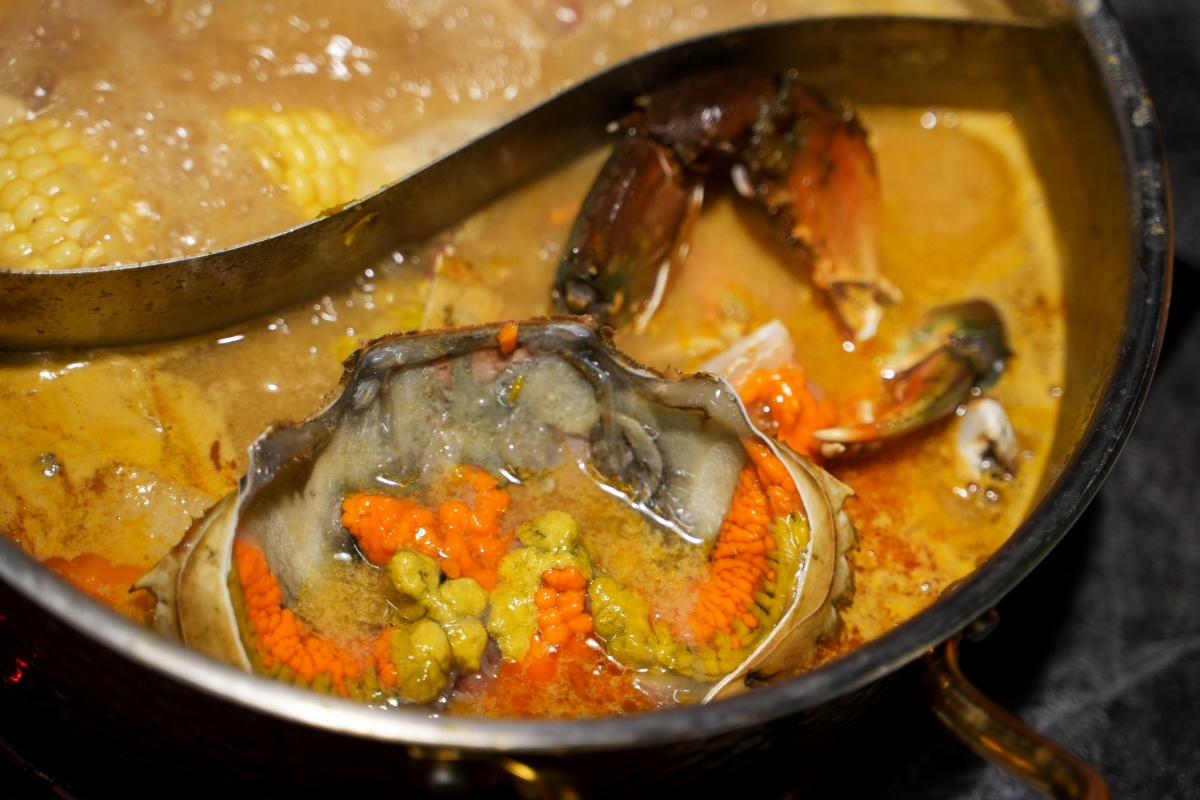 【大稻埕美食】老撈麻辣鍋 x 順天外科醫院・大稻埕店 – 連AI教父黃仁勳都二度光顧的神級麻辣鍋分店新開幕！快來大啖鍋物、拍網美照吧～