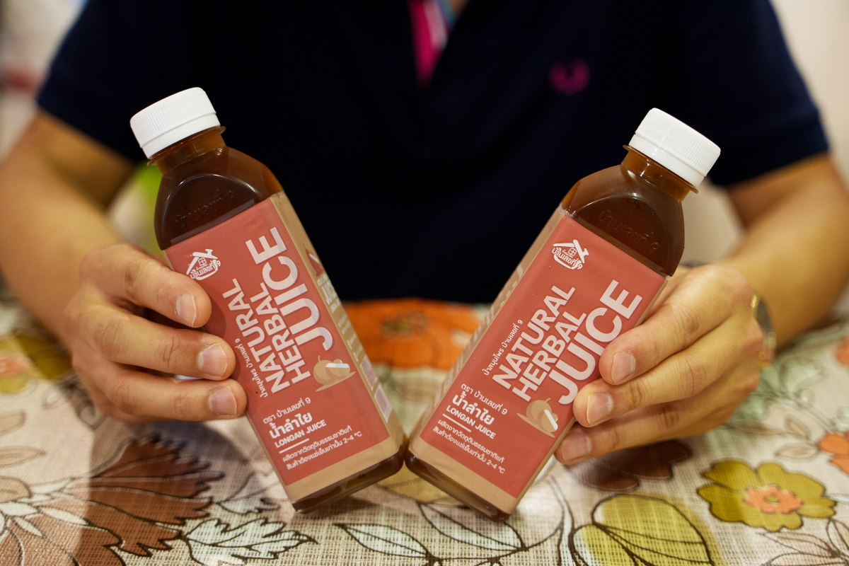 【清邁美食】Aunt Aoy Kitchen – 用餐環境像民宅…餐點賣相平凡無奇…但卻是四年都被米其林必比登推薦的在地人氣名店！！！