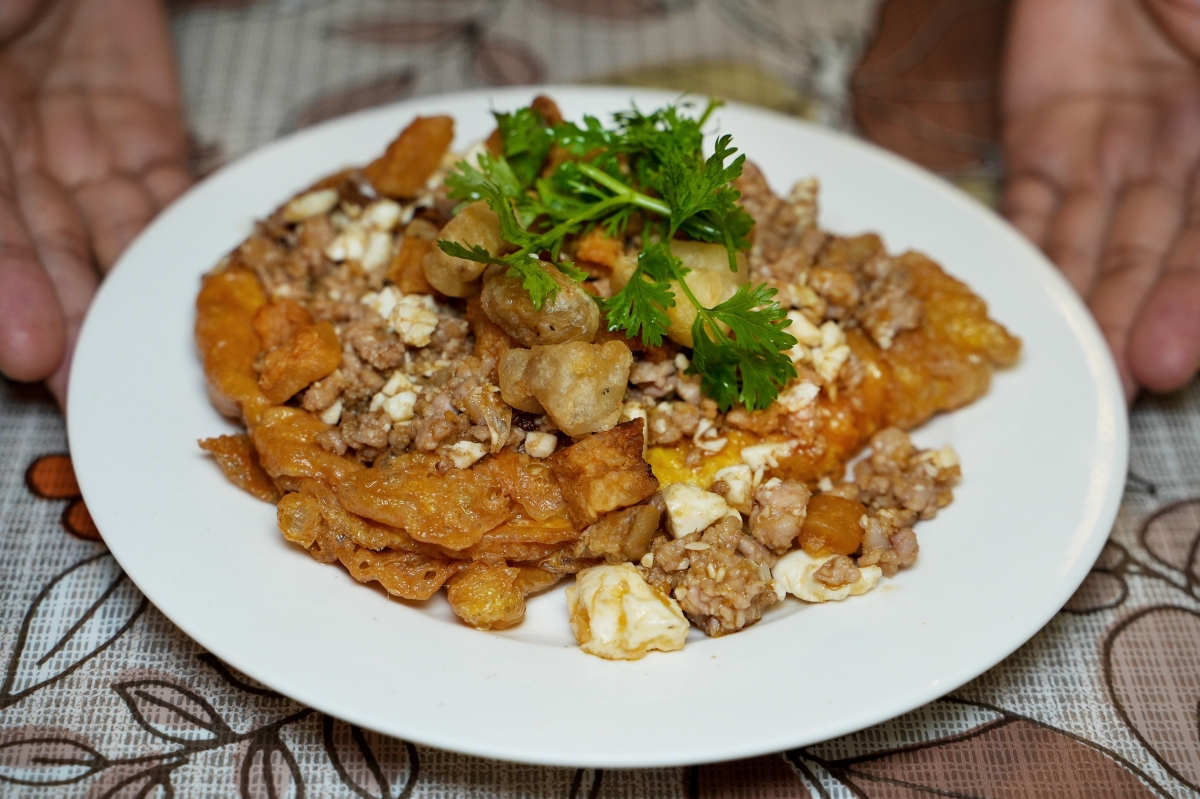 【清邁美食】Aunt Aoy Kitchen – 用餐環境像民宅…餐點賣相平凡無奇…但卻是四年都被米其林必比登推薦的在地人氣名店！！！