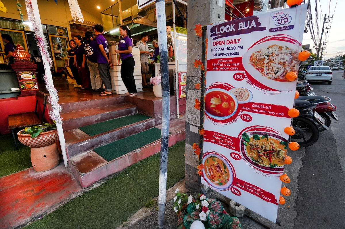 【清邁美食】Lookbua Thai Food Restaurant – 清邁古城區平價泰式餐館推薦!各種經典泰式國民美食都100泰銖左右就吃得到 - 第6張圖 【清邁美食】Lookbua Thai Food Restaurant – 清邁古城區平價泰式餐館推薦!各種經典泰式國民美食都100泰銖左右就吃得到