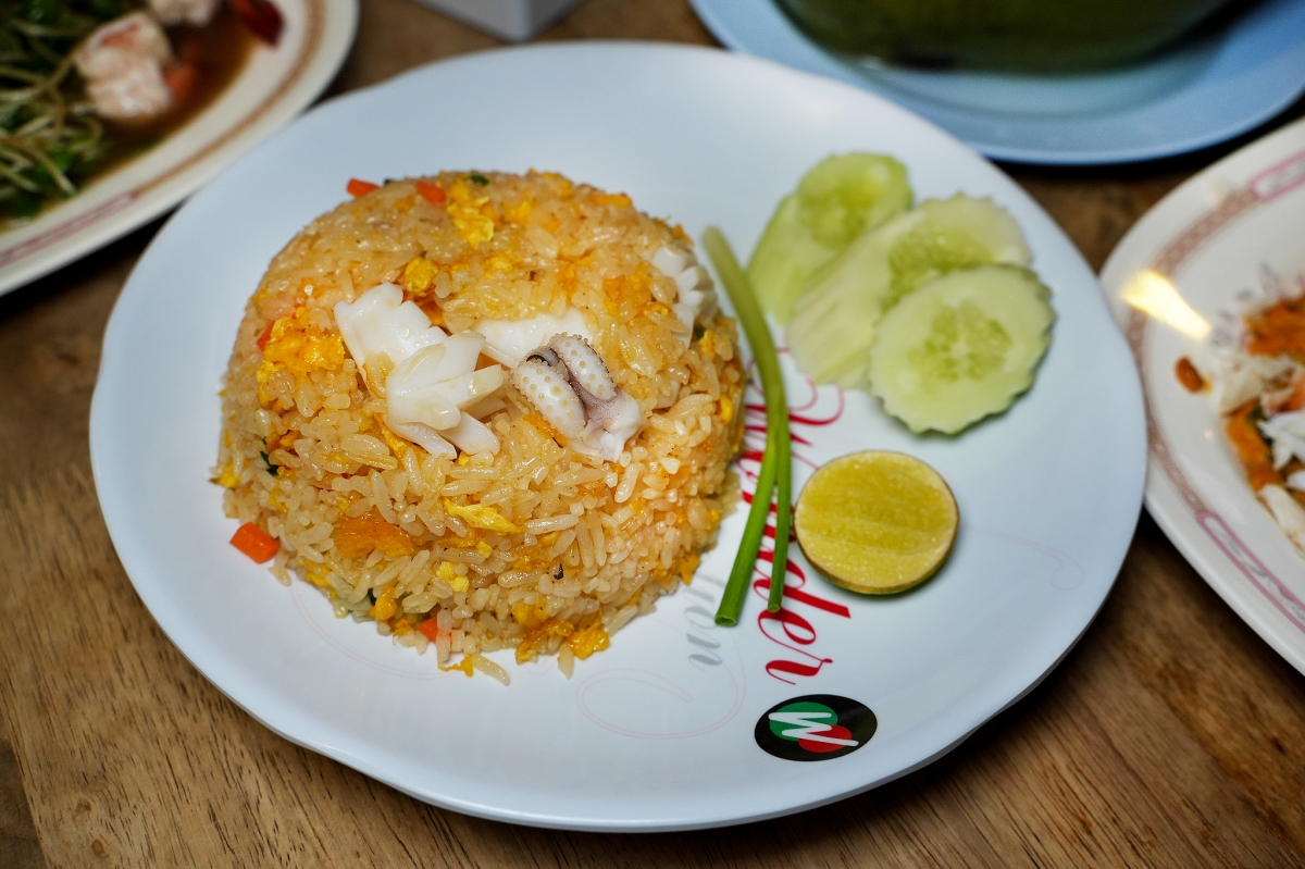 【清邁美食】Lookbua Thai Food Restaurant – 清邁古城區平價泰式餐館推薦!各種經典泰式國民美食都100泰銖左右就吃得到 - 第17張圖 【清邁美食】Lookbua Thai Food Restaurant – 清邁古城區平價泰式餐館推薦!各種經典泰式國民美食都100泰銖左右就吃得到