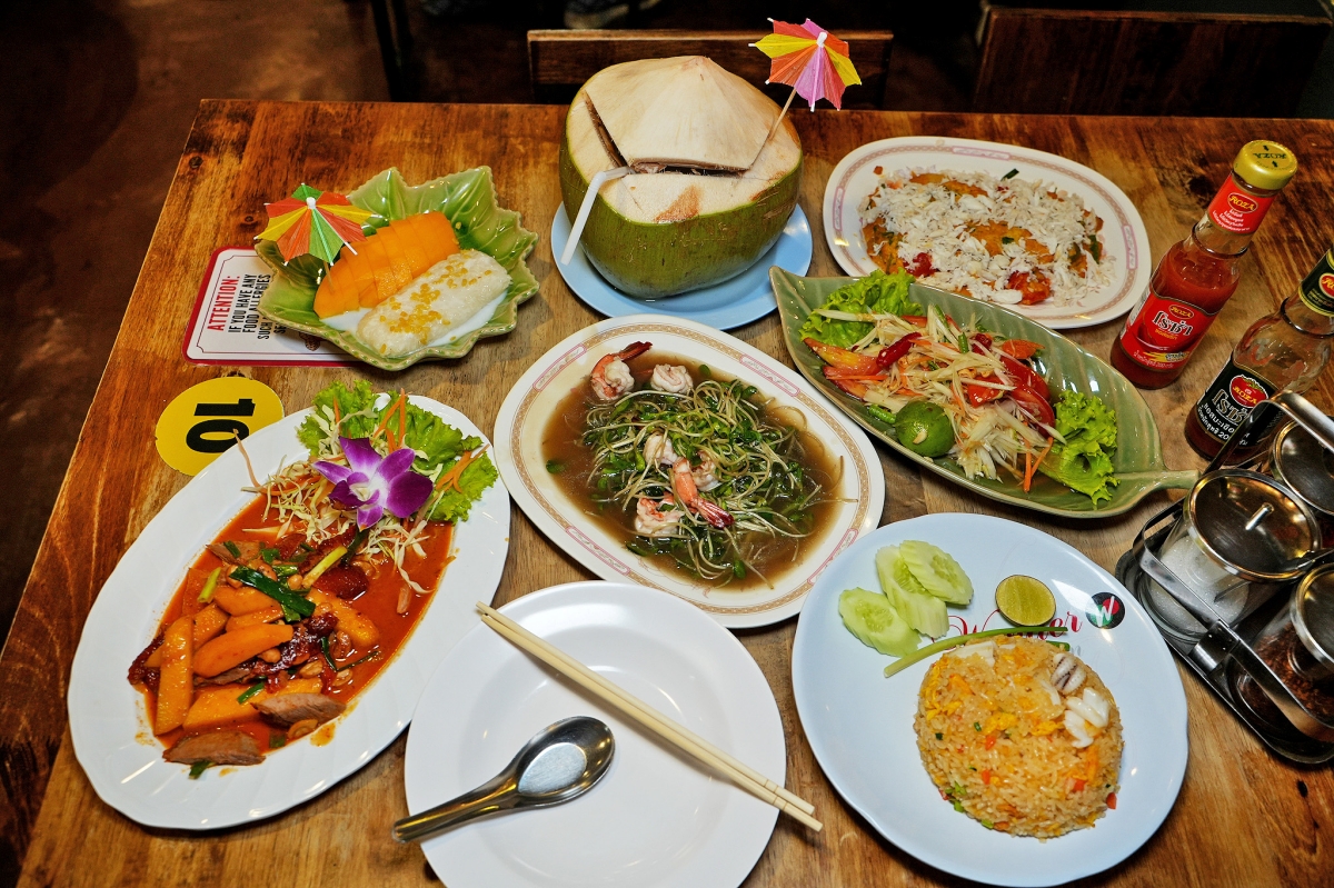 【清邁美食】Lookbua Thai Food Restaurant – 清邁古城區平價泰式餐館推薦!各種經典泰式國民美食都100泰銖左右就吃得到 - 第13張圖 【清邁美食】Lookbua Thai Food Restaurant – 清邁古城區平價泰式餐館推薦!各種經典泰式國民美食都100泰銖左右就吃得到